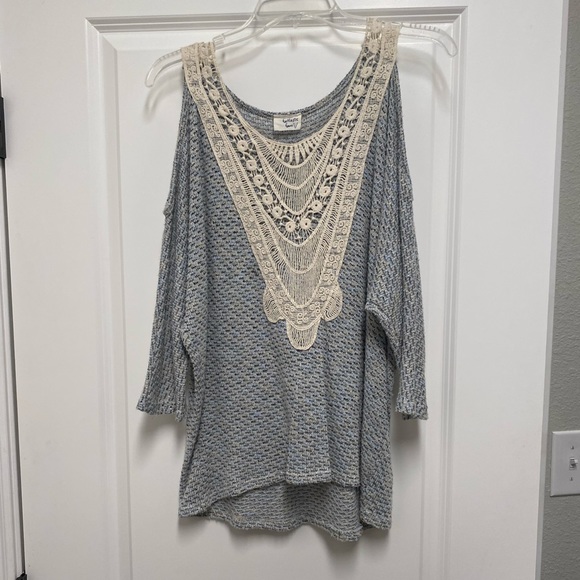 Light weight cold should knit top - Picture 1 of 5